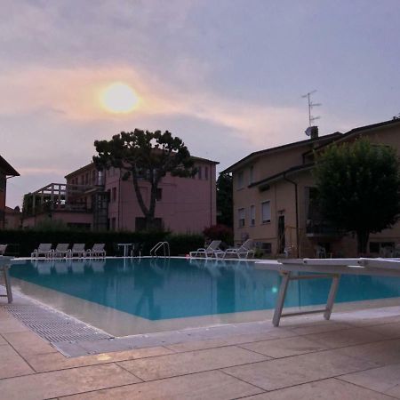 Casa Savoia Lägenhet Desenzano del Garda Exteriör bild