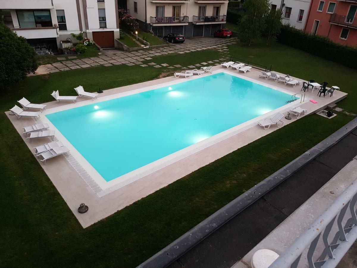 Casa Savoia Lägenhet Desenzano del Garda Exteriör bild