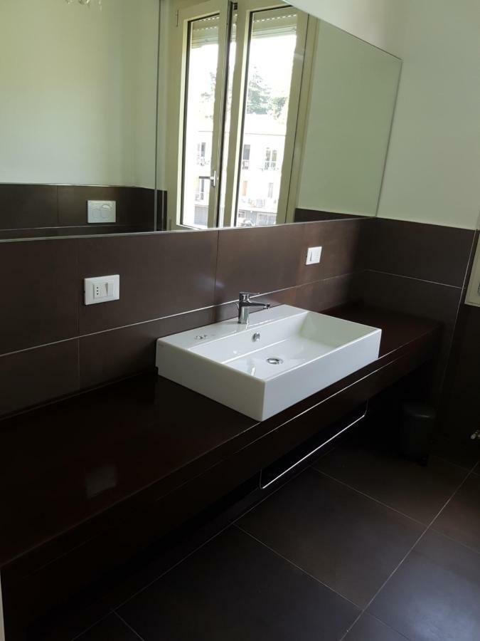 Casa Savoia Lägenhet Desenzano del Garda Exteriör bild