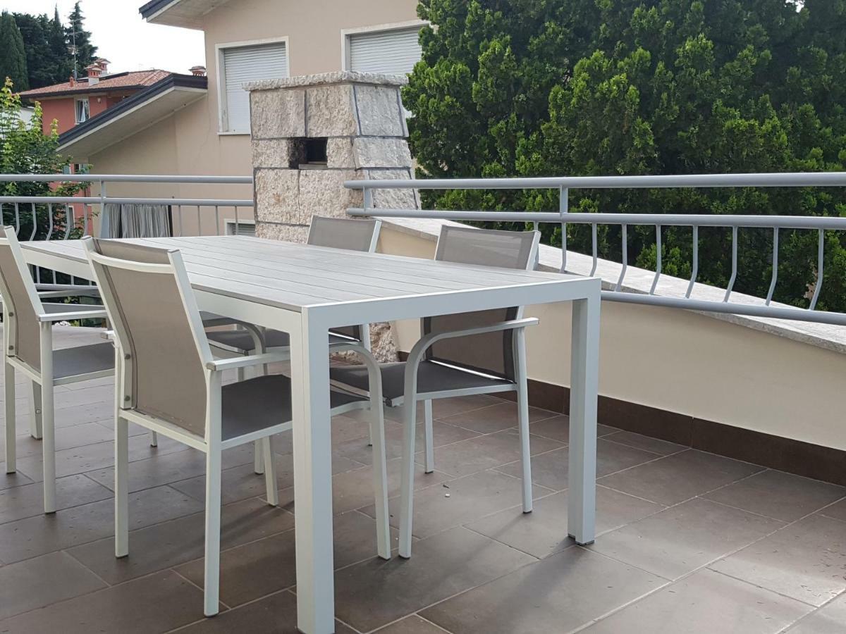 Casa Savoia Lägenhet Desenzano del Garda Exteriör bild